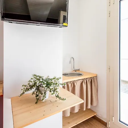 Center House Konukevi